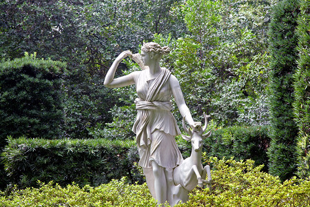 古典雕像摄影照片_白色女性雕像