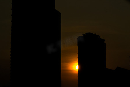 城市建筑剪影日落