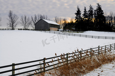 冬季乡村房屋摄影照片_乡村冬季景观