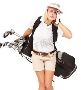 工作室肖像中的高尔夫女人、俱乐部包和头痛，压力、疲倦和运动器材在白色背景下。