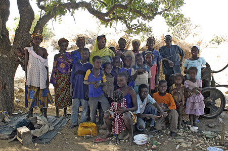 一群非洲村民