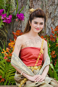 泰国女人穿着传统。