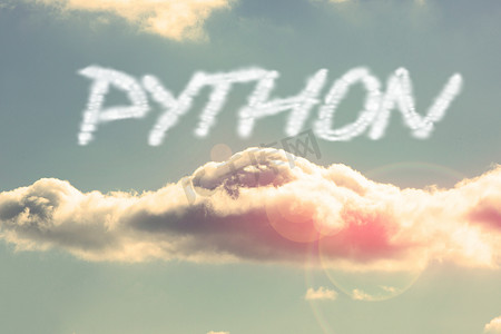 Python 反对明亮的蓝天与云