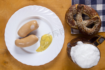 德国椒盐卷饼和香肠
