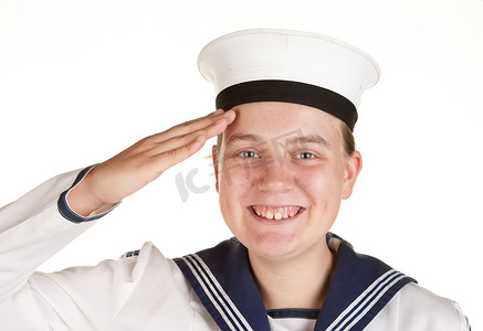 年轻的水手敬礼孤立的白色背景