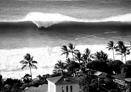 黑色海啸摄影照片_风暴警告