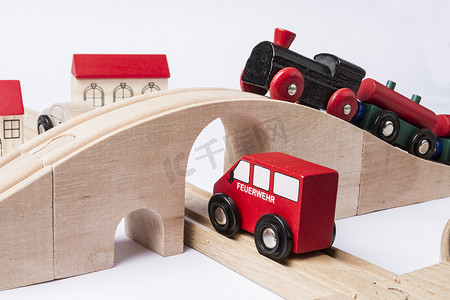 汽车和火车的玩具交通