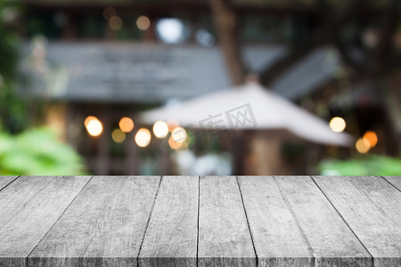 透视正方体摄影照片_透视灰色木桌面有咖啡馆背景