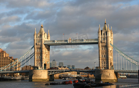 伦敦泰晤士河摄影照片_伦敦塔桥
