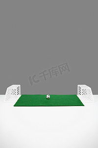 小型桌面足球球门柱、足球和果岭毛毡假货