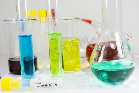 无菌台、玻璃器皿中的实验室化学液体元素和研究诊断、仪器和物品