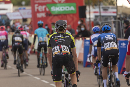 骑自行车者，运动员，在终点线区域， La Vuelta，西班牙