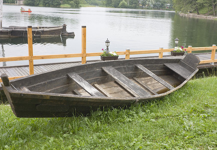 古老木船摄影照片_古老的立陶宛小船