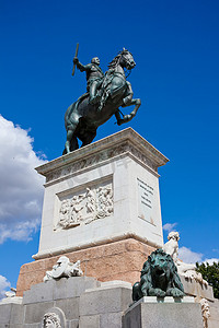 费利佩四世雕像