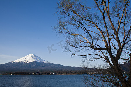 有湖的美丽的富士山，日本