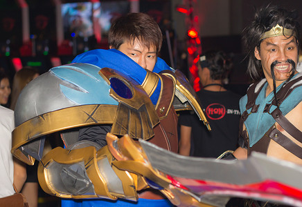 2013 年泰国电玩展 BIG Festival 中身份不明的日本动漫 cosplay 姿势