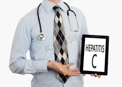医生拿着平板电脑-丙型肝炎