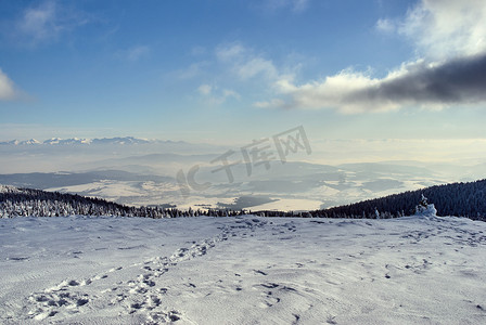 冬天塔特拉山的景色