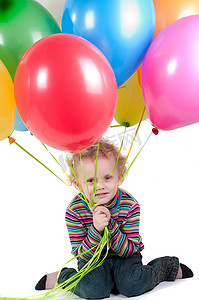 有多彩多姿的气球坐的小女孩