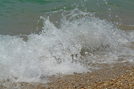 海上冲浪摄影照片_海上冲浪