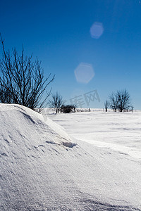 飘雪和蓝天