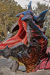 角色龙摄影照片_日本大阪 - 2016 年 2 月 6 日 - 来自怪物猎人世代的 Glavenus 展示。Glavenus 的日文名称 (Dinovaldo) 参考了恐​​龙、新星和戟，Glavenus 是在怪物猎人世代中首次引入的蛮龙。