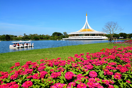 泰国曼谷 Suan Luang Rama IX 公共公园 Ratchamangkhala 馆装饰精美的鲜花