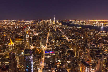 纽约夜景摄影照片_纽约曼哈顿夜景灯火通明。