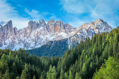 意大利科尔蒂纳和法尔扎雷戈山口附近的白云岩意大利高山景观