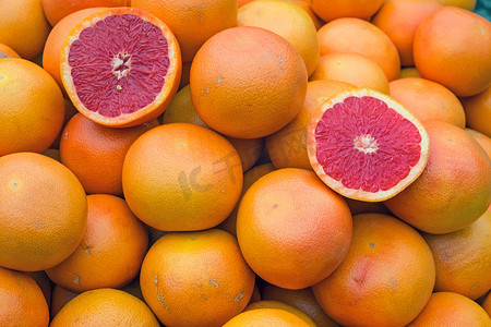成熟的血橙待售