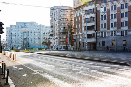 2020年，罗马尼亚布加勒斯特市中心空荡荡的街道。