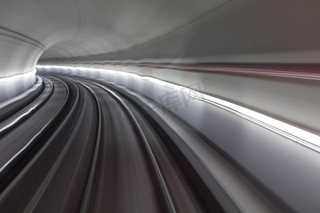 动态火车动态火车摄影照片_真正的高速隧道