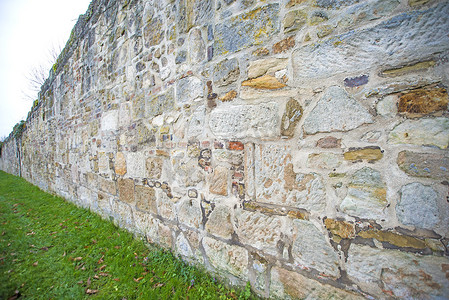 古老的中世纪修道院墙