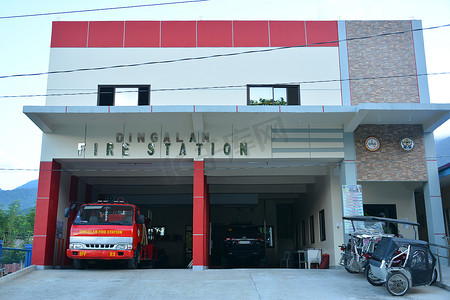 巡回演出摄影照片_菲律宾奥罗拉的丁加兰消防站正面