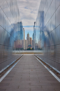 失去摄影照片_9 11 美国纪念馆列出了 2001 年在俯瞰纽约市的新泽西纪念馆失去的人的名字