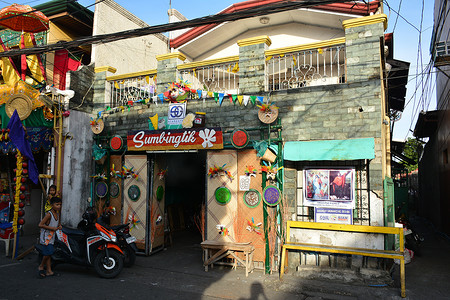 位于 Cainta、Rizal、Philipp 的 Sumbingtik Festival 房屋装饰立面