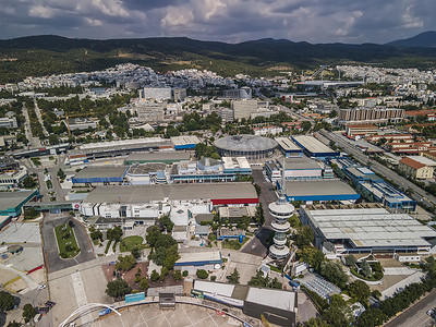 国际贸易摄影照片_空荡荡的国际贸易 TIF 展览会的希腊塞萨洛尼基空中无人机视图。