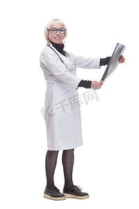 有 x 光片的女医生。