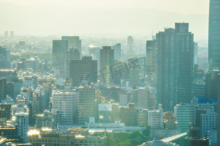 从世界贸易中心大楼看到的东京市（海边顶部）