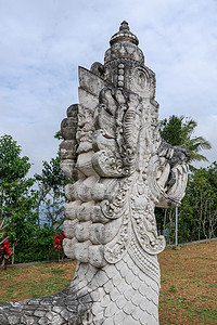 印度尼西亚巴厘岛 Pura Lempuyang 寺的亚洲龙石雕。