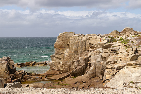 Pleumeur-Bodou 格兰德岛海岸的悬崖