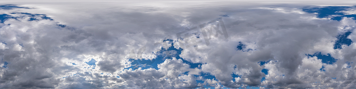 雨天阴云密布的天空全景，Nimbostratus 云采用无缝球形 equirectangular 格式。