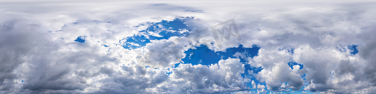 雨天阴云密布的天空全景，Nimbostratus 云采用无缝球形 equirectangular 格式。