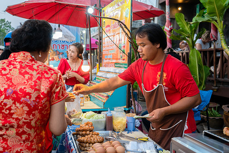 泰国的假日街头食品市场。