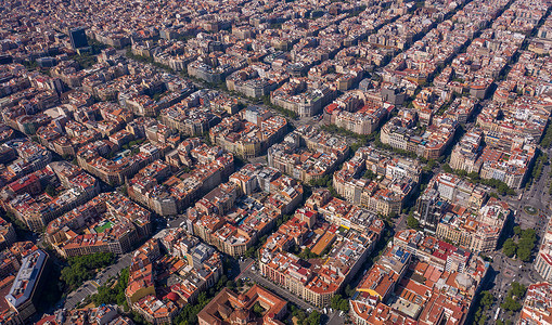 西班牙巴塞罗那市与令人惊叹的建筑鸟瞰图