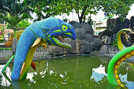 菲律宾马尼拉的儿童游乐场动物