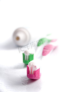 牙膏和牙刷