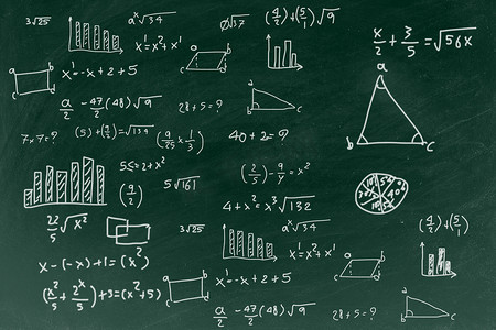 有写数学公式背景的黑板，回到学校