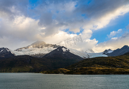霍达兰摄影照片_智利比格尔海峡的霍兰达或荷兰冰川