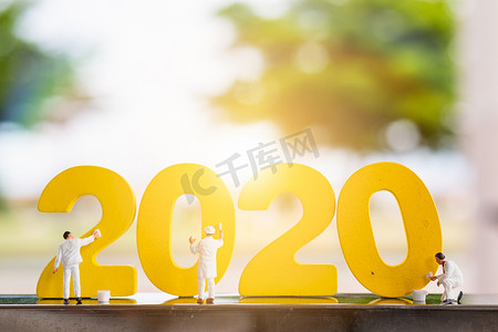 微型人物：工人团队为木数 2020 上色